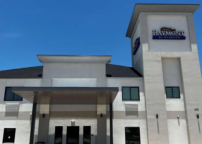 Baymont By Wyndham Freeport Texas