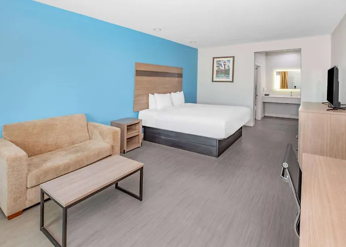 Baymont By Wyndham Freeport Texas
