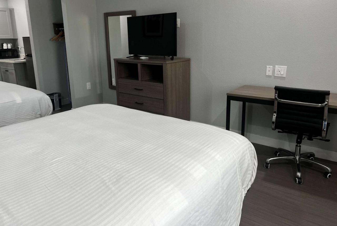 Baymont By Wyndham Texas Hotel 2*