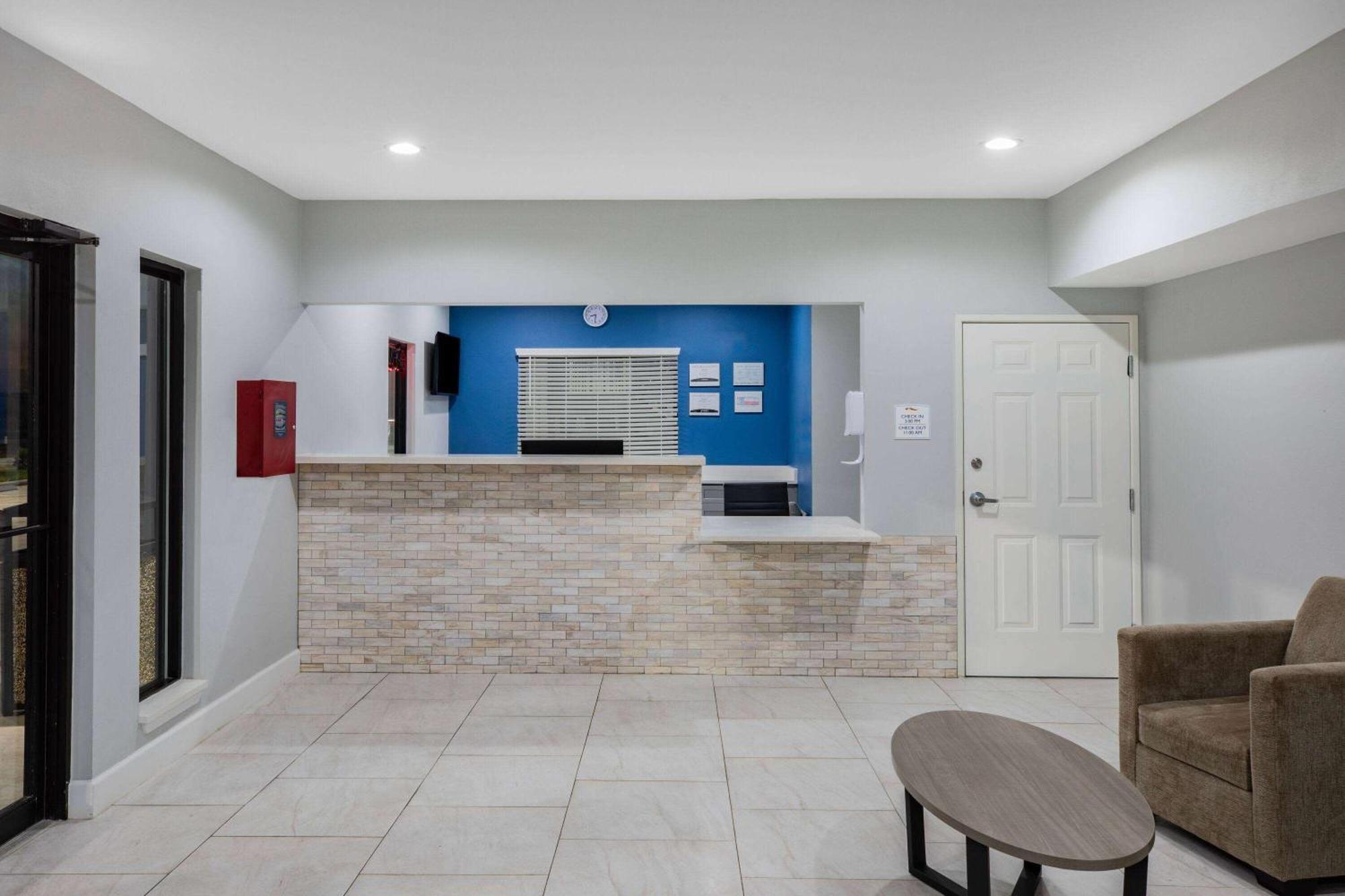 Baymont By Wyndham Texas Hotel