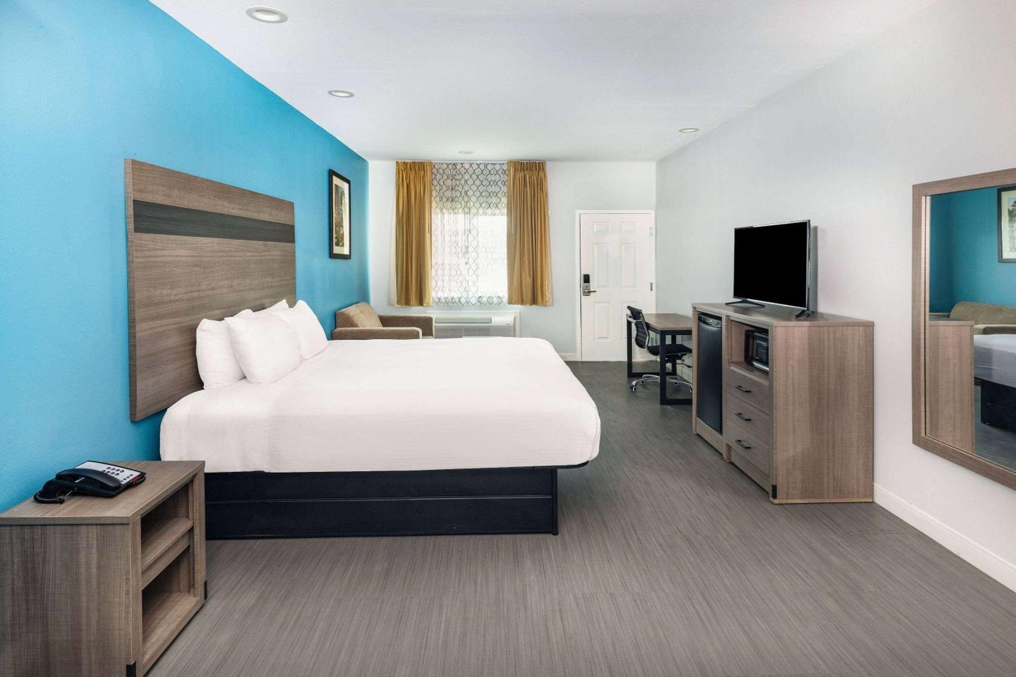 Baymont By Wyndham Texas 2*
