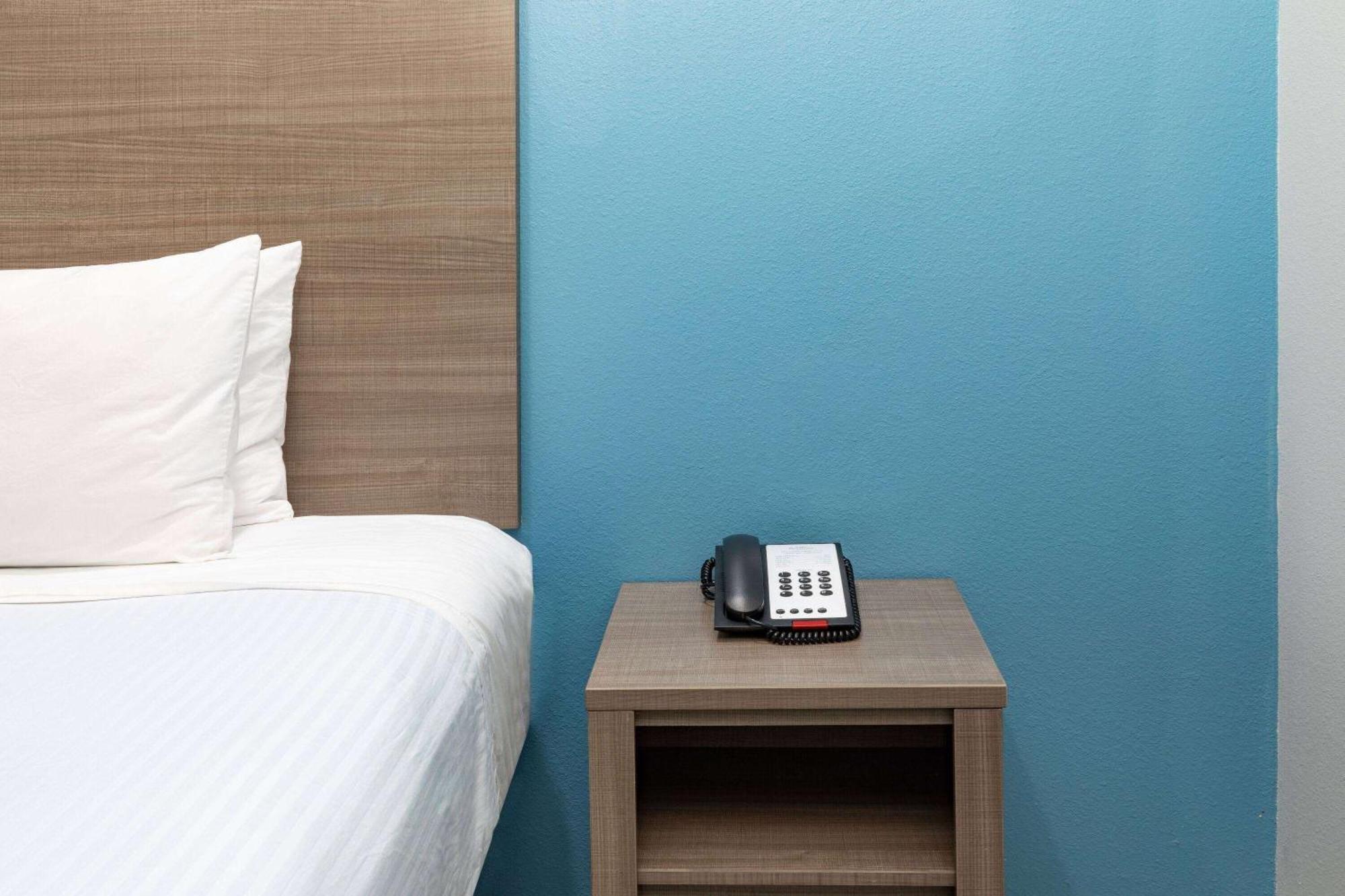 Baymont By Wyndham Texas Hotel 2*