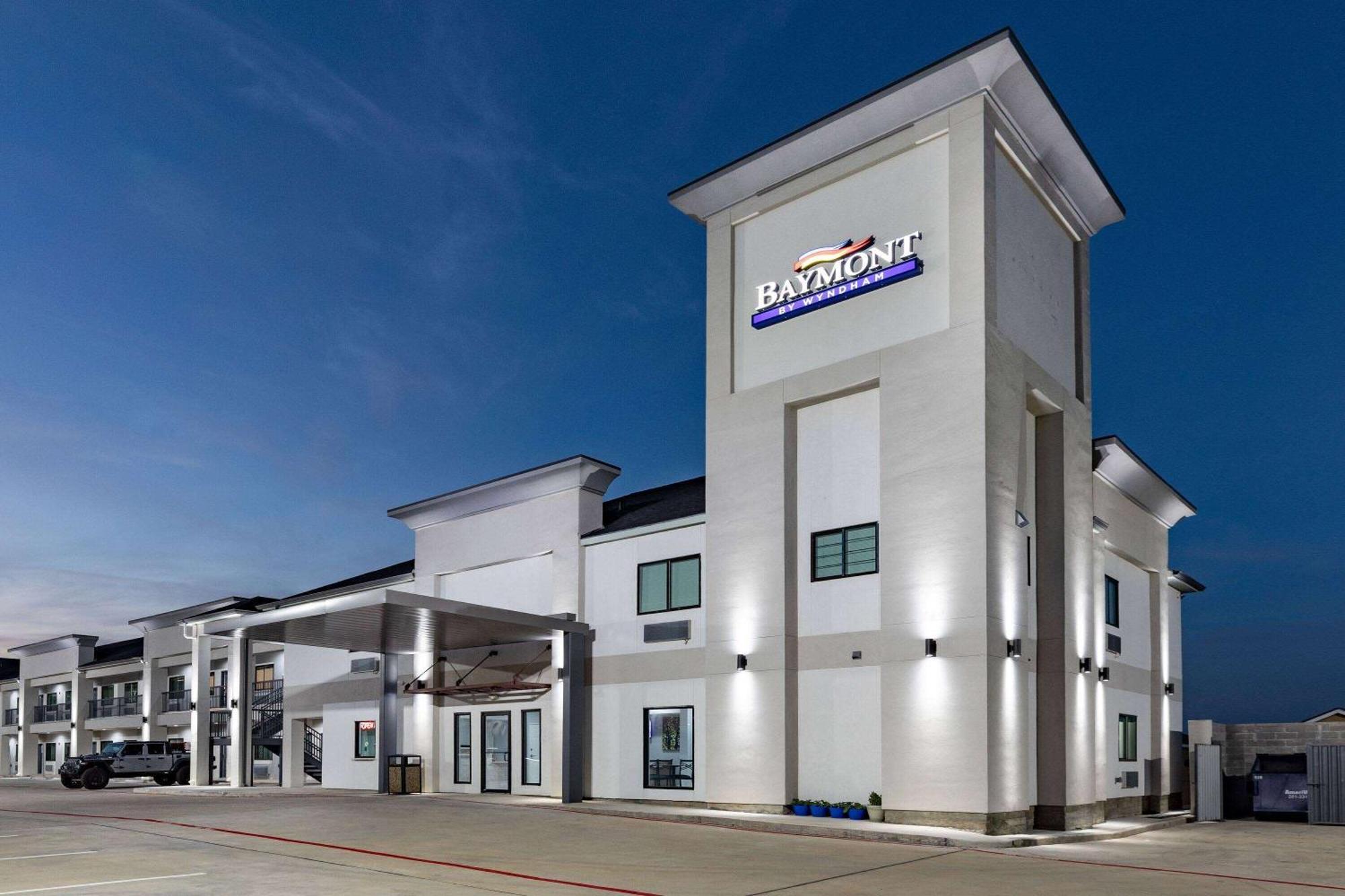 Baymont By Wyndham Texas Freeport